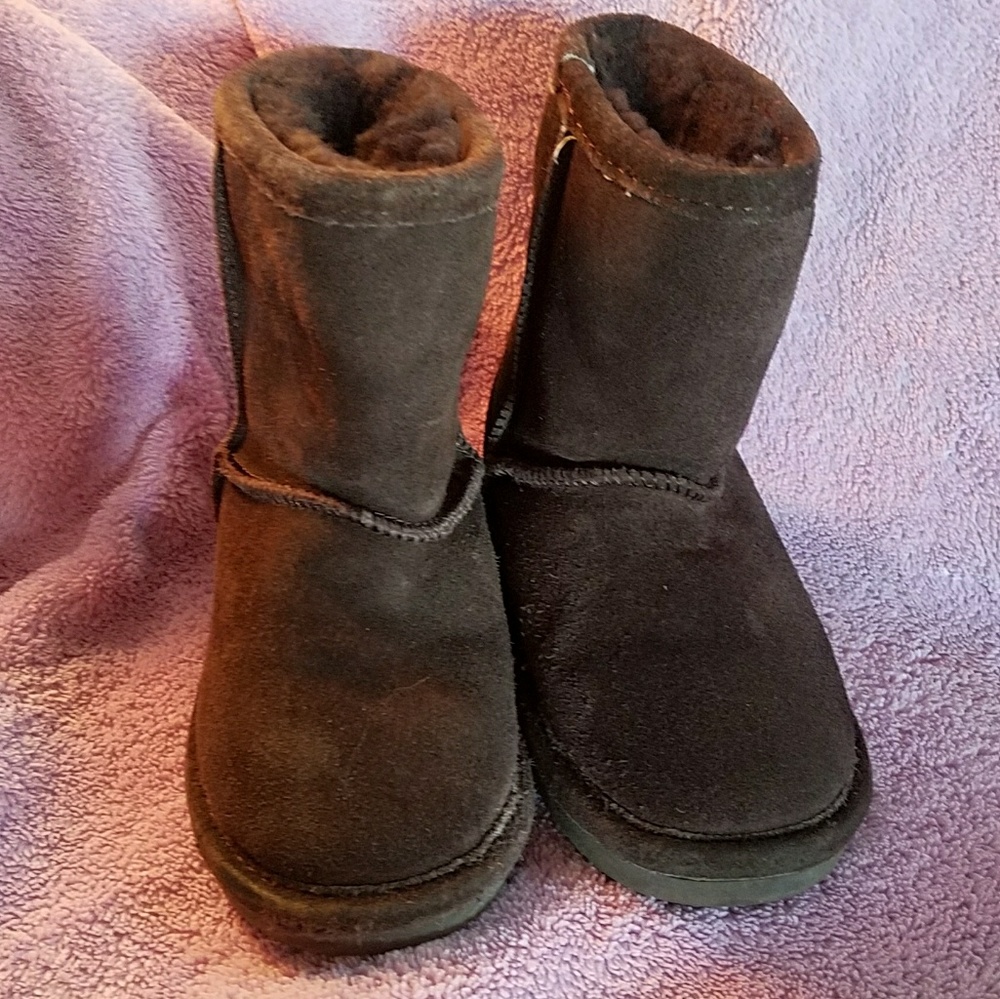 Brown Bearpaw toddler boots